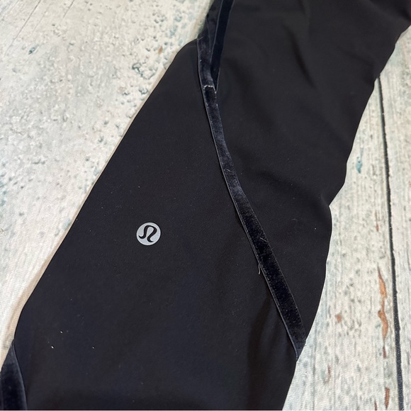 Lululemon 6 Wunder Under High-Rise Tight Flocked 28 leggings black lace floral - Picture 9 of 11